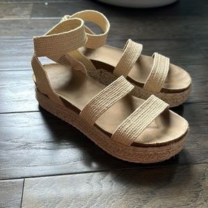 platform sandal